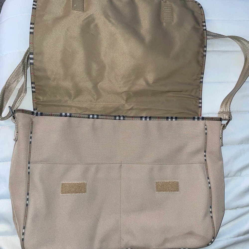 Burberry fragrance bag